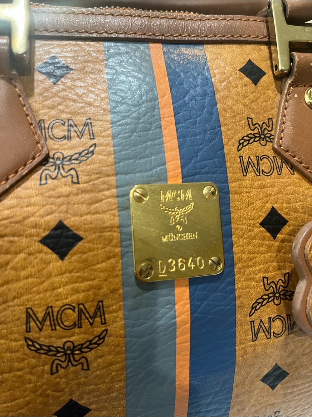MCM COGNAC VISETOS BOSTON BAG a WITH DOG CHARM - Picture 4 of 15